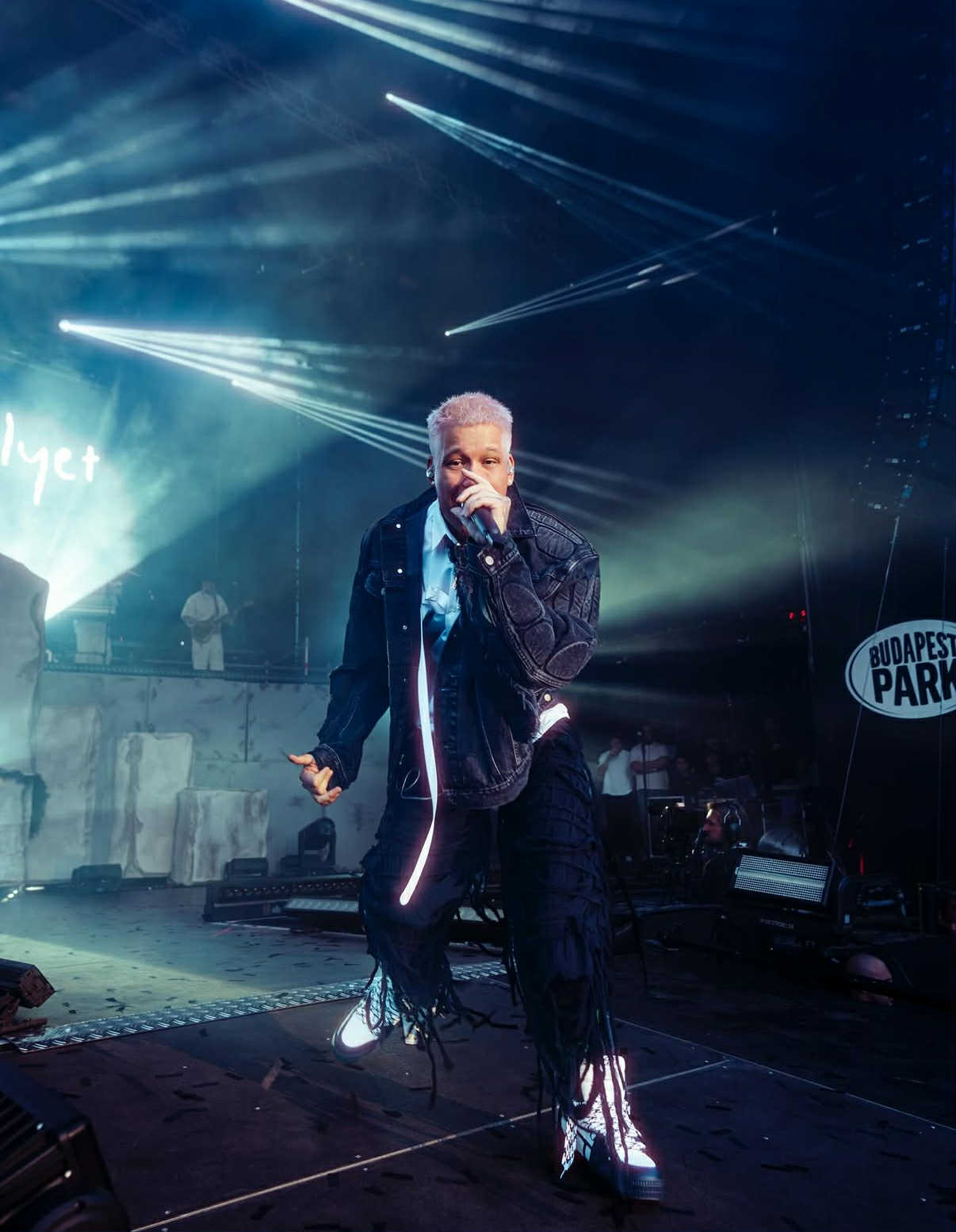 Merch a reflektorfényben – így zajlott a Manuel koncert a Parkban